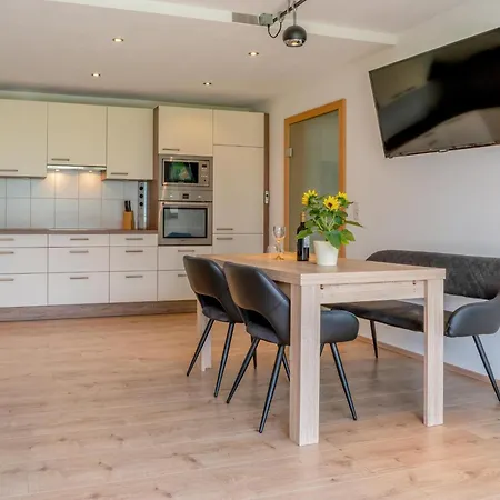 Josef Konrad Apartment *